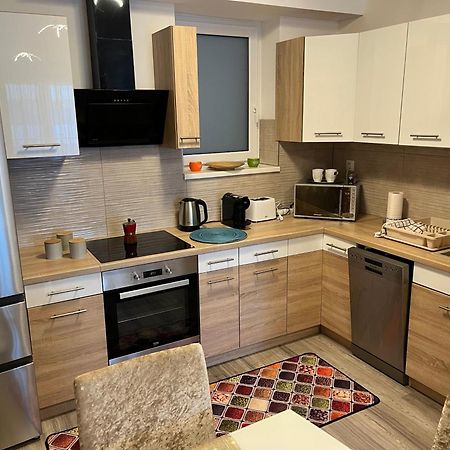 Brookforest Belvarosi Apartman Debreţin Exterior foto