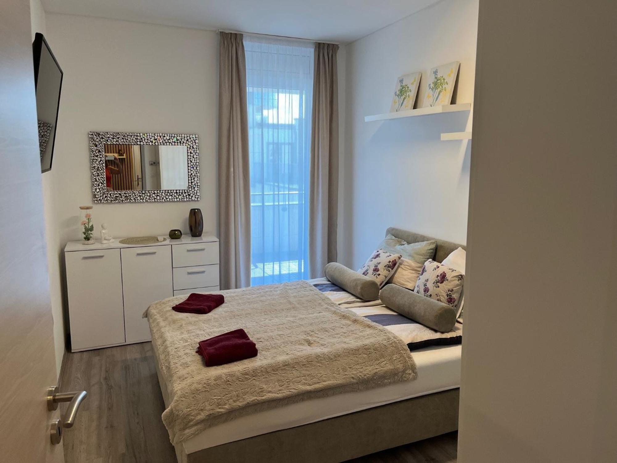 Brookforest Belvarosi Apartman Debreţin Exterior foto