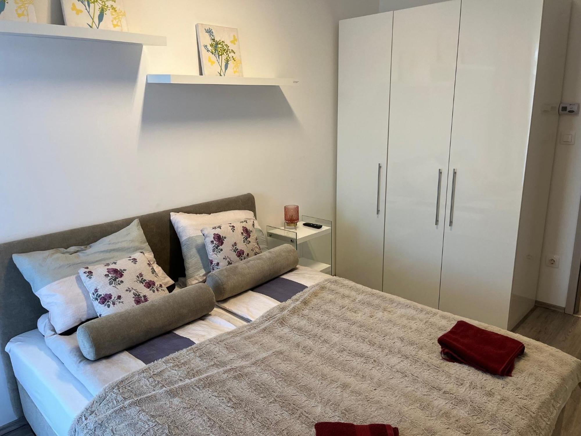 Brookforest Belvarosi Apartman Debreţin Exterior foto