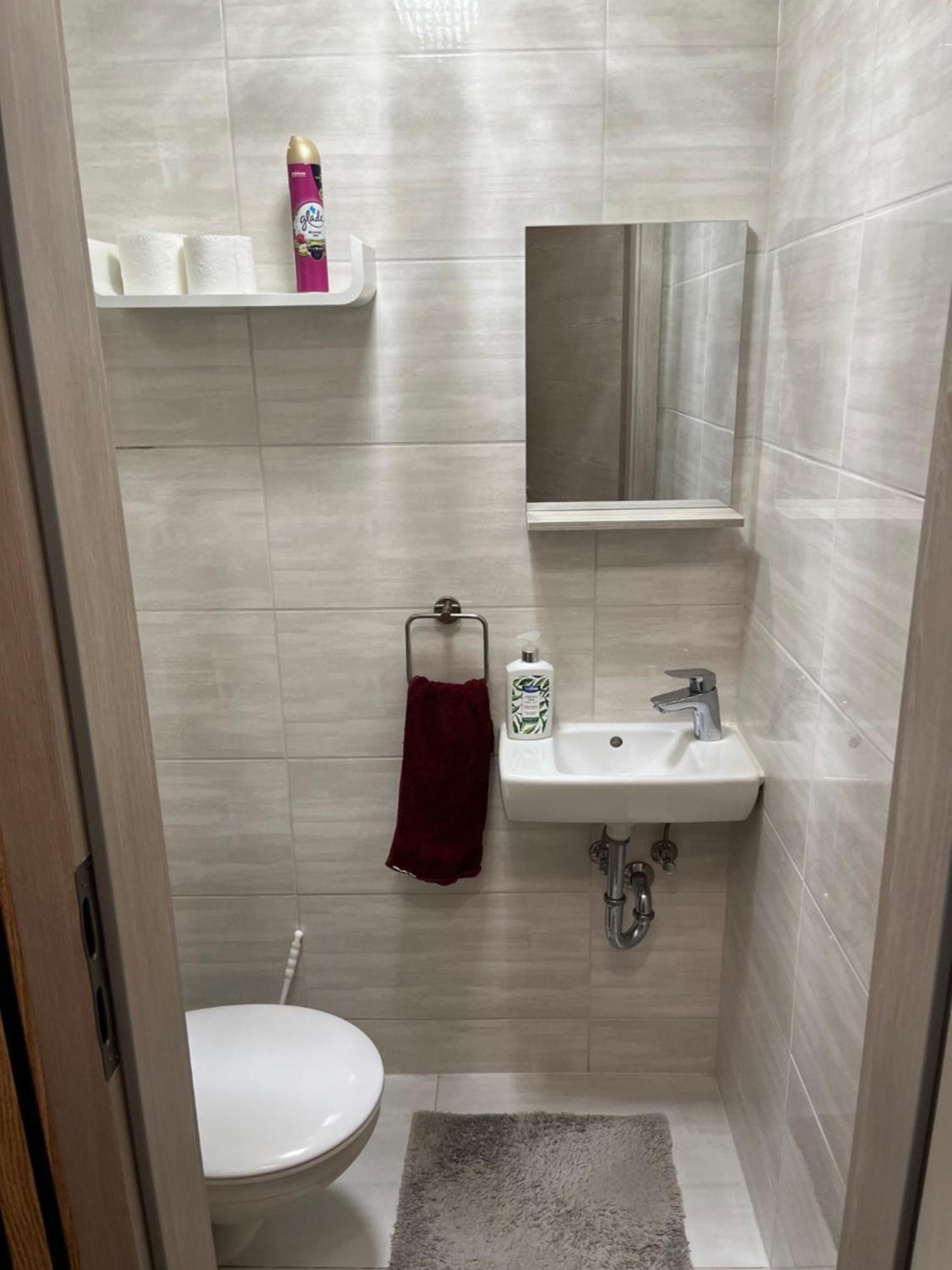 Brookforest Belvarosi Apartman Debreţin Exterior foto