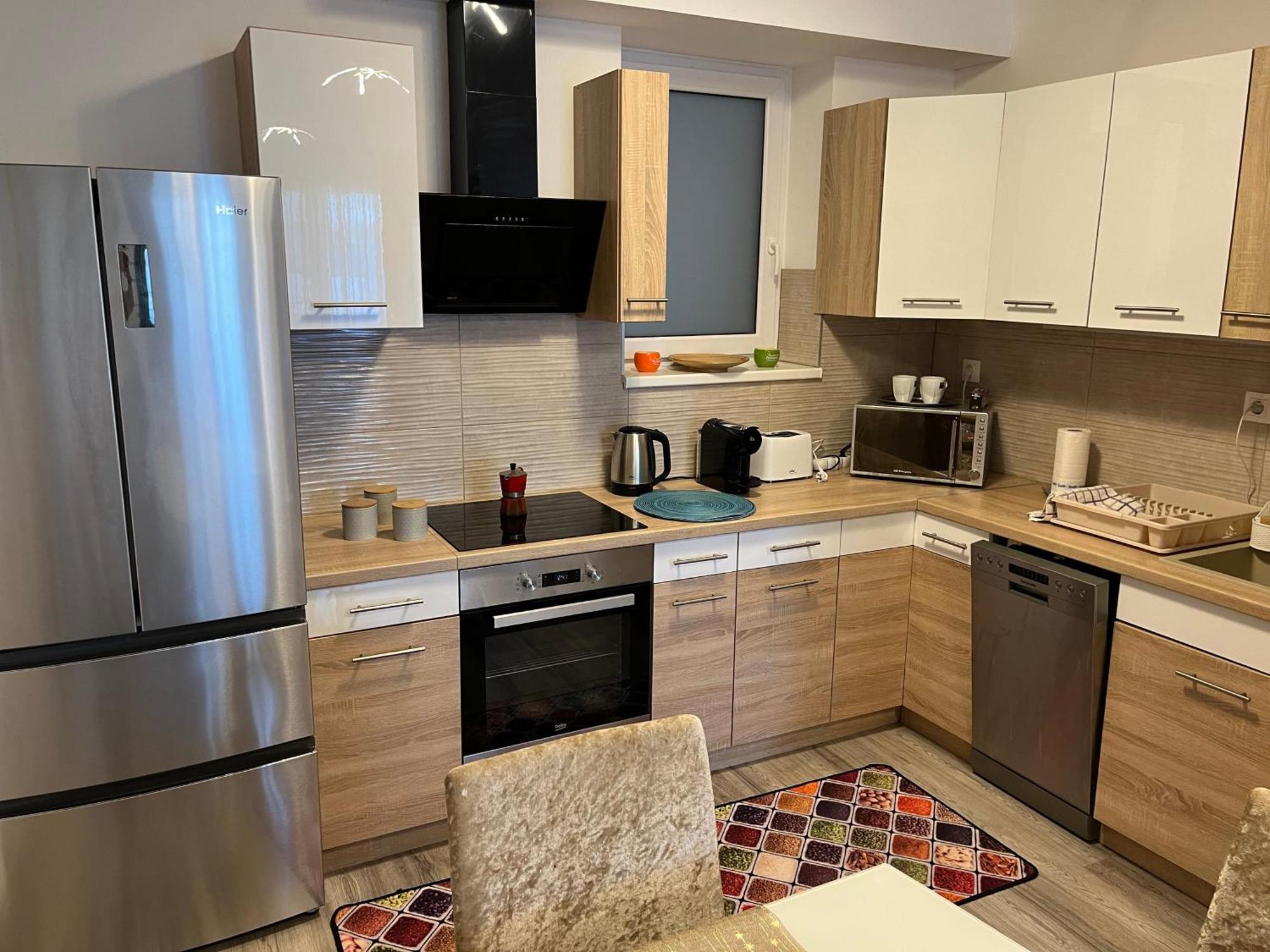 Brookforest Belvarosi Apartman Debreţin Exterior foto